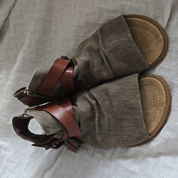 Blowfish Women's Balla Sandals Strappy Bohemian Sandals 9.5 Summer Shoes - Picture 2 of 7